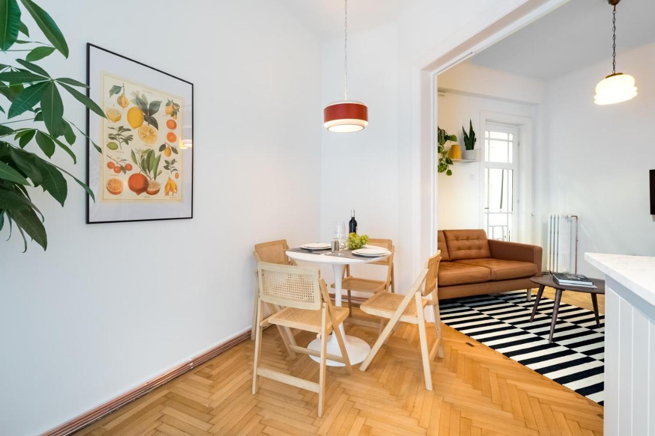 Cismigiu Serenity: 1Br Flat With Scenic Balcony 布加勒斯特 外观 照片