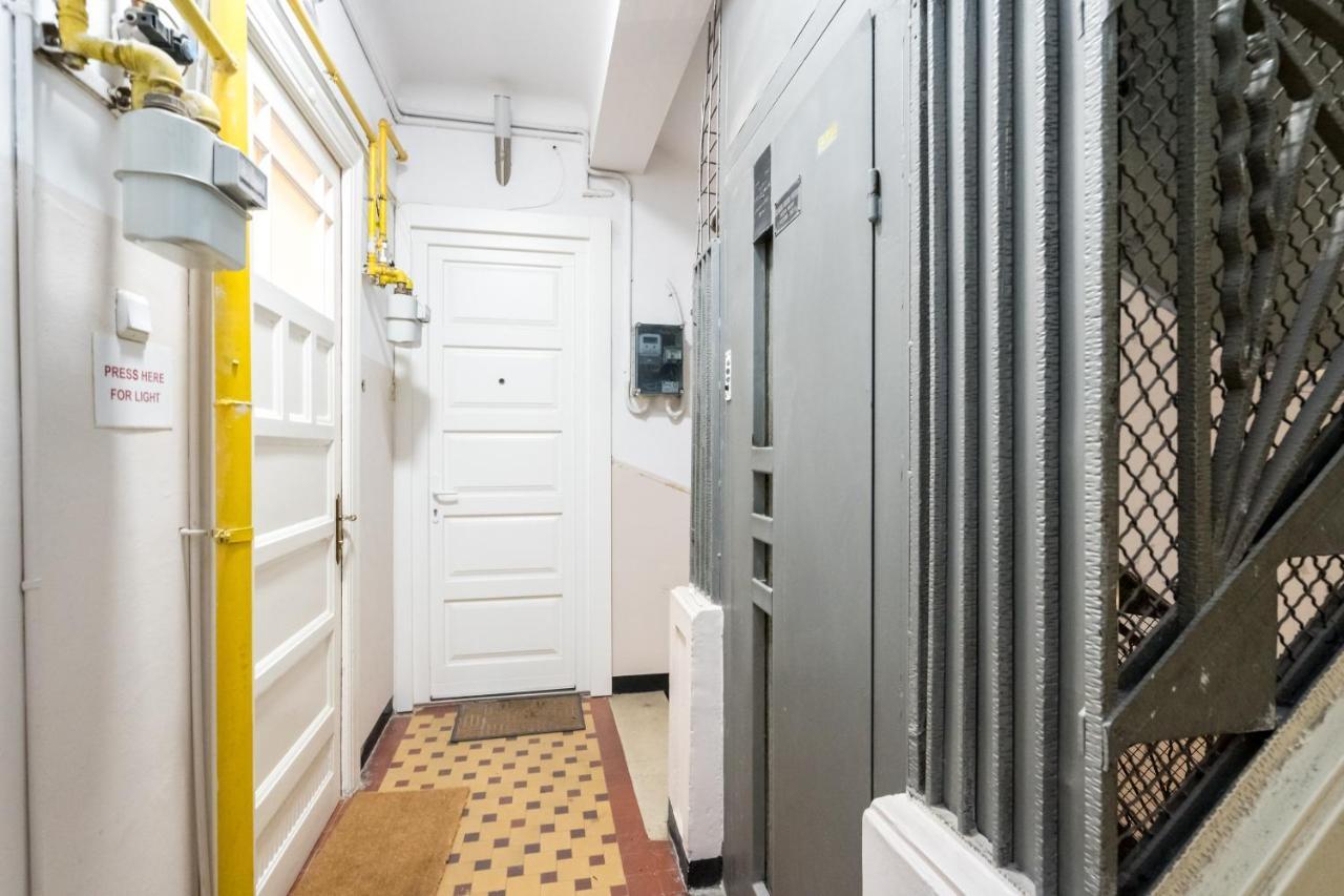 Cismigiu Serenity: 1Br Flat With Scenic Balcony 布加勒斯特 外观 照片