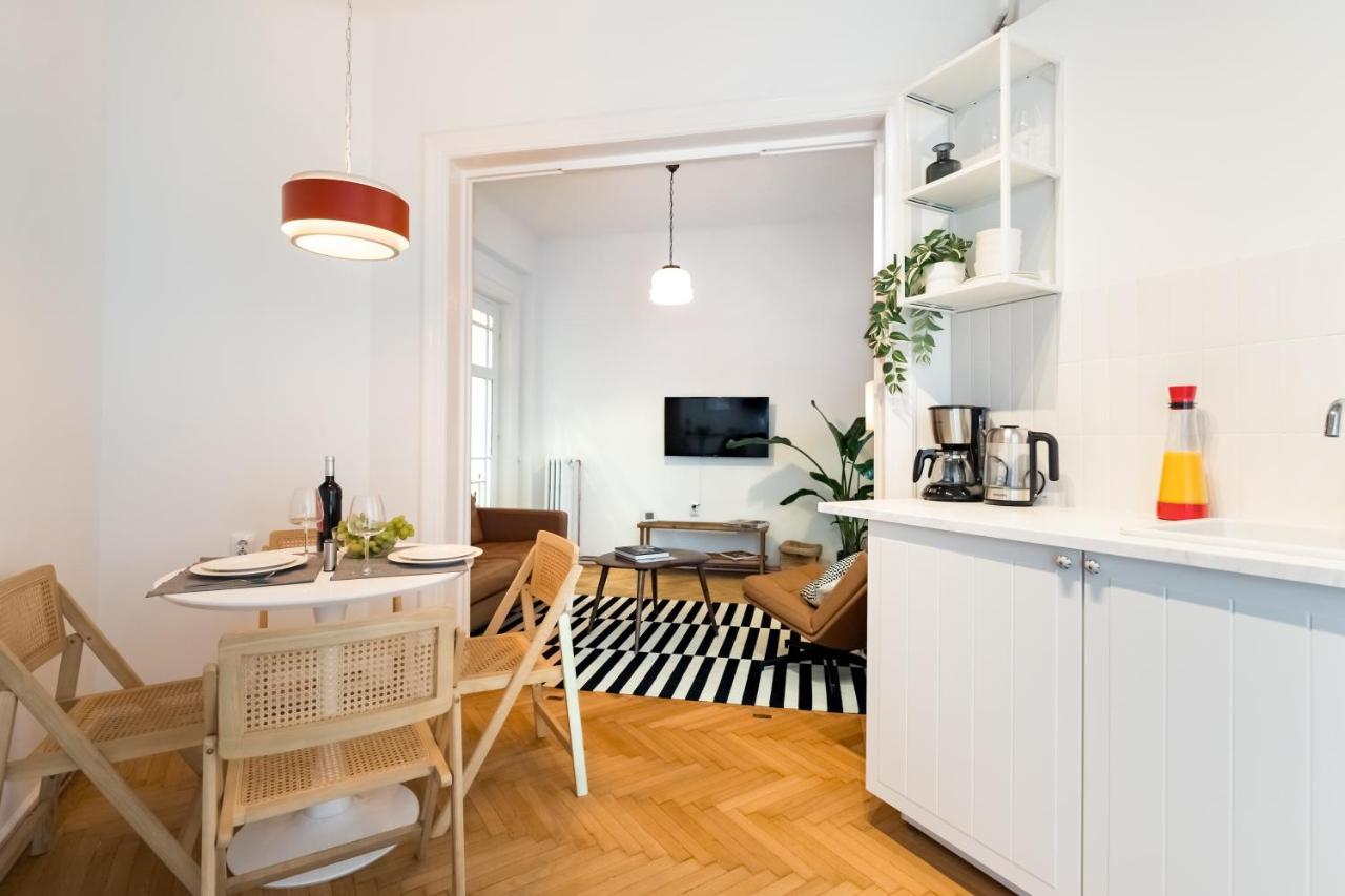 Cismigiu Serenity: 1Br Flat With Scenic Balcony 布加勒斯特 外观 照片