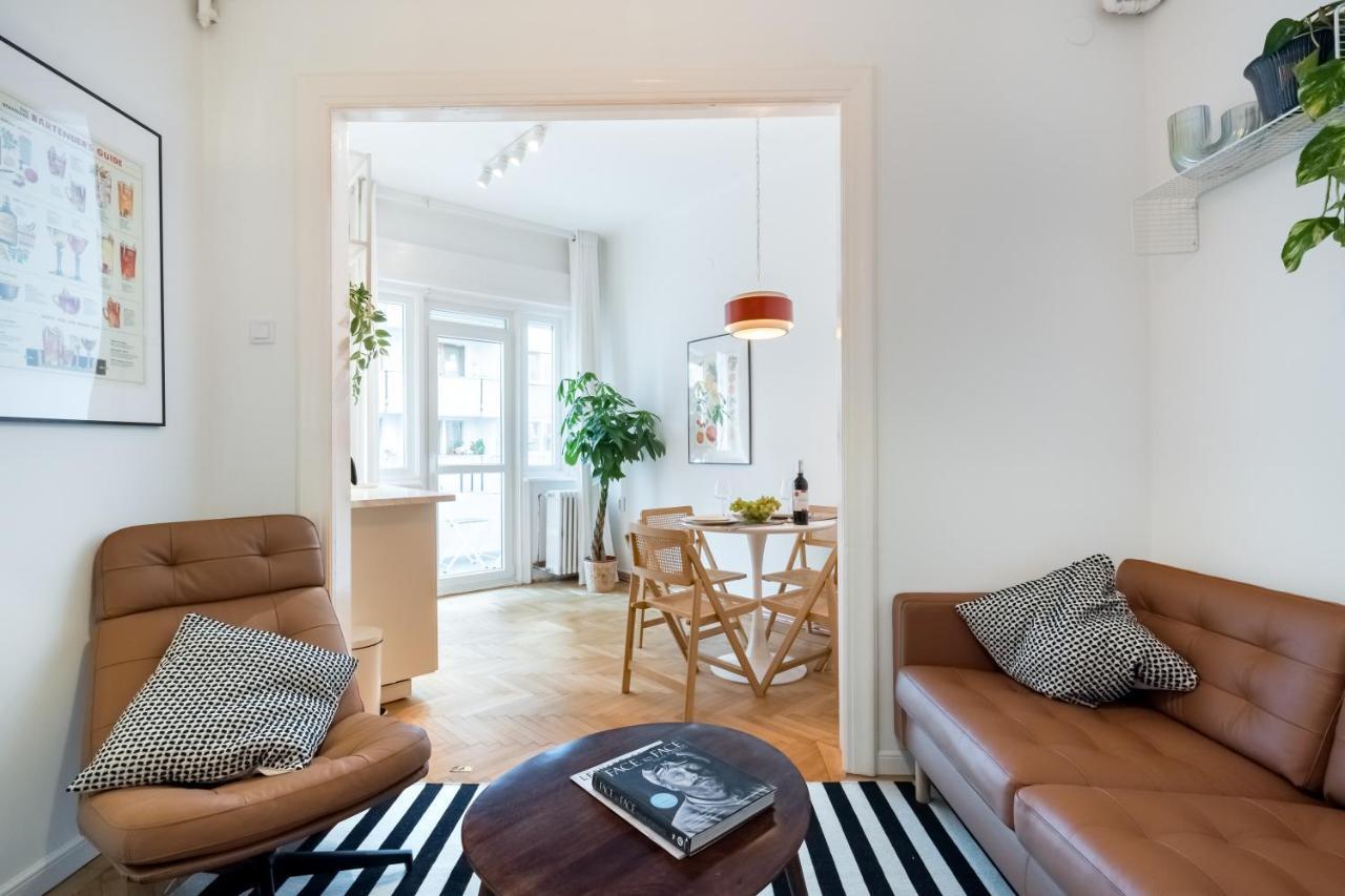 Cismigiu Serenity: 1Br Flat With Scenic Balcony 布加勒斯特 外观 照片