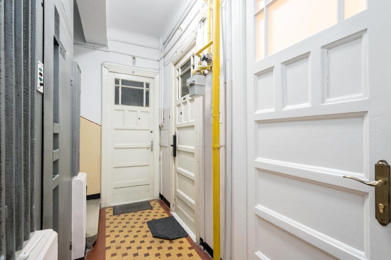 Cismigiu Serenity: 1Br Flat With Scenic Balcony 布加勒斯特 外观 照片