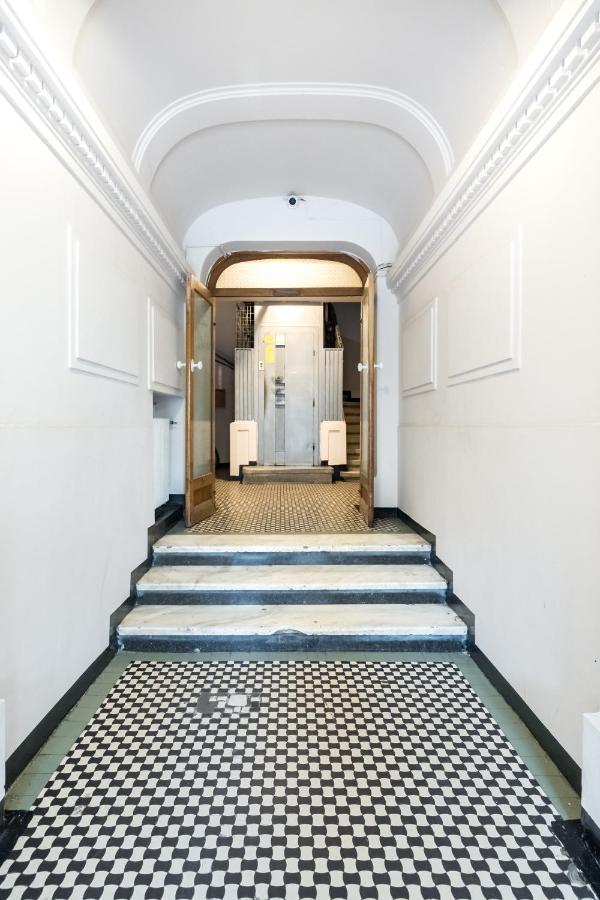Cismigiu Serenity: 1Br Flat With Scenic Balcony 布加勒斯特 外观 照片