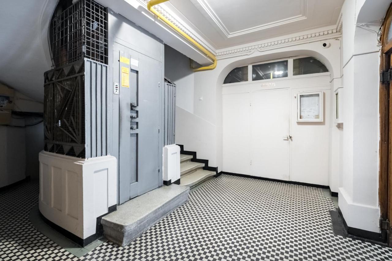 Cismigiu Serenity: 1Br Flat With Scenic Balcony 布加勒斯特 外观 照片