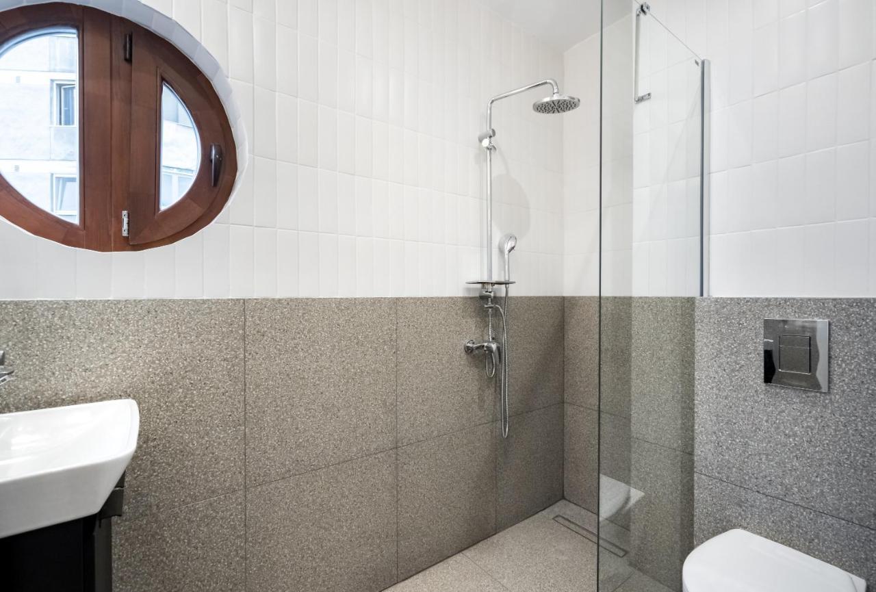 Cismigiu Serenity: 1Br Flat With Scenic Balcony 布加勒斯特 外观 照片