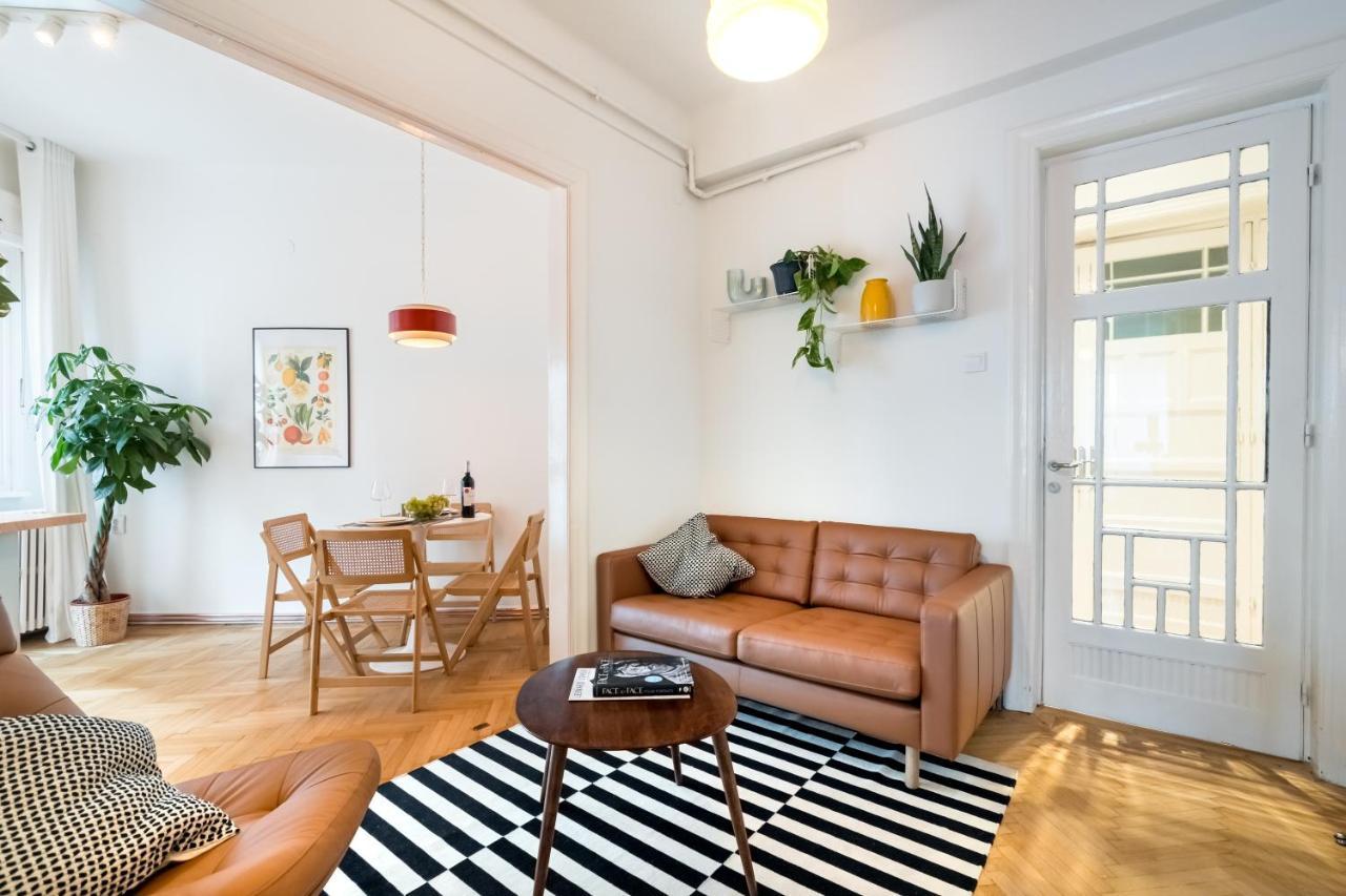 Cismigiu Serenity: 1Br Flat With Scenic Balcony 布加勒斯特 外观 照片